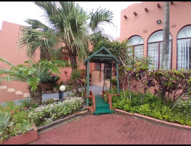 4 BEDROOM HOUSE FOR SALE IN OSLO BEACH